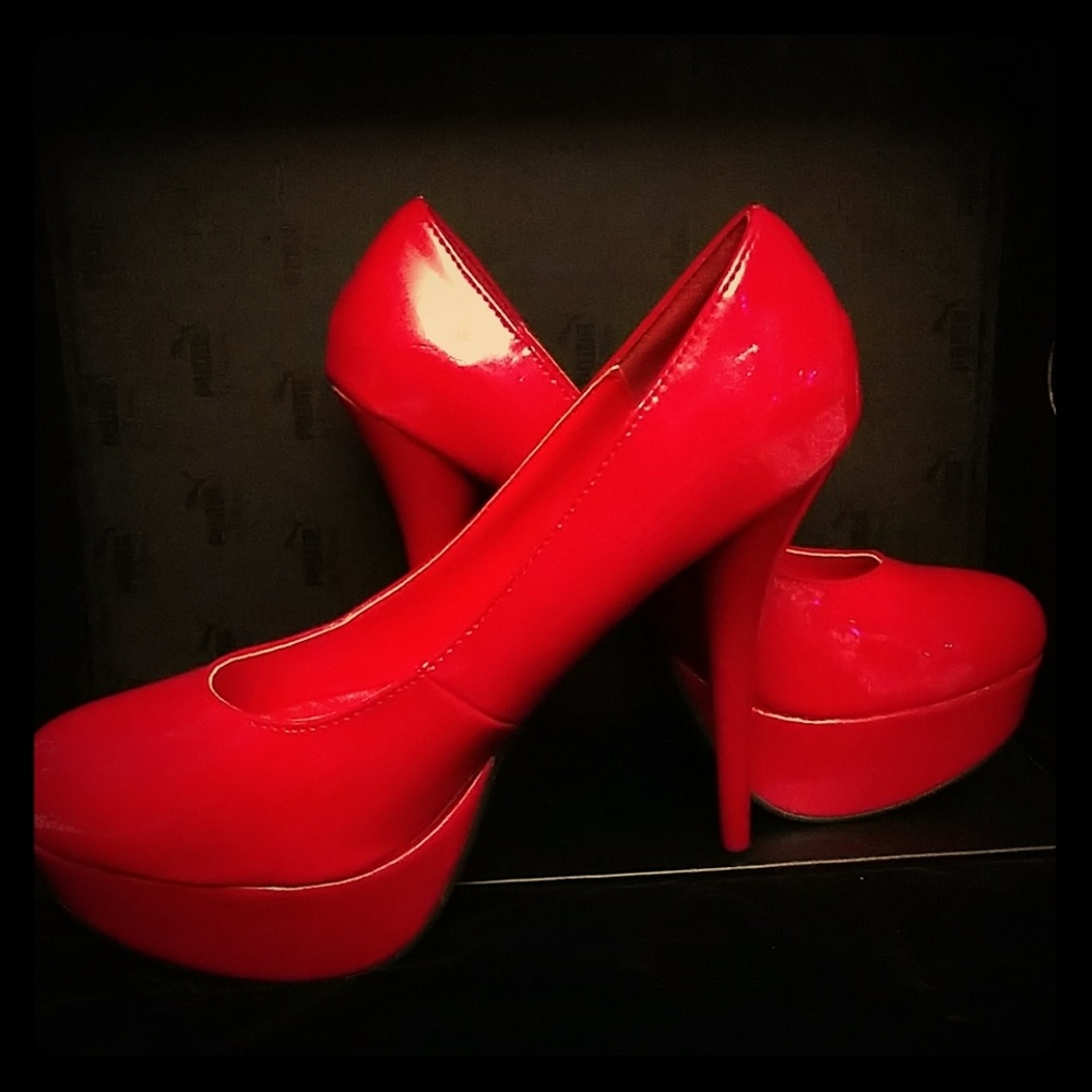 Easy Pickins/ UnSensored 5" Heels Size 8